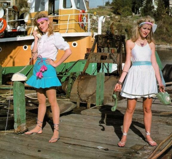 Rah Rah Skirts The Iconic Fashion Choice Of Young Women In The Early Rah Rah Skirts The Iconic Fashion Choice Of Young Women In The Early