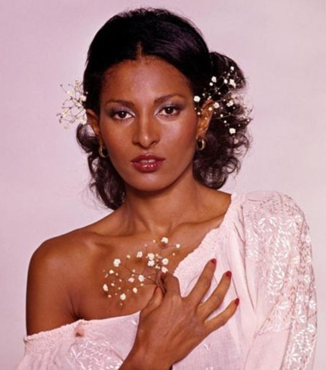 pam grier photos