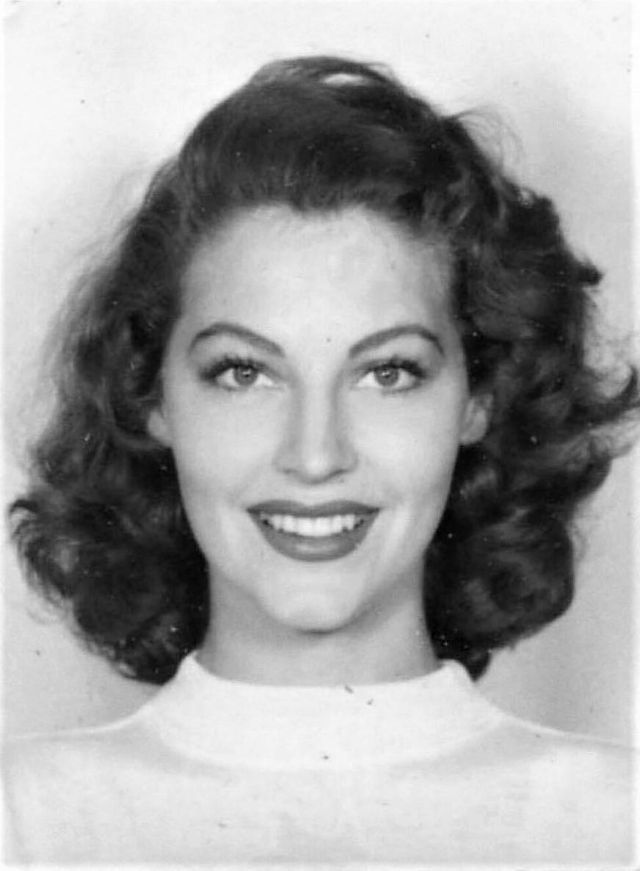 Ava Gardner Old Photos