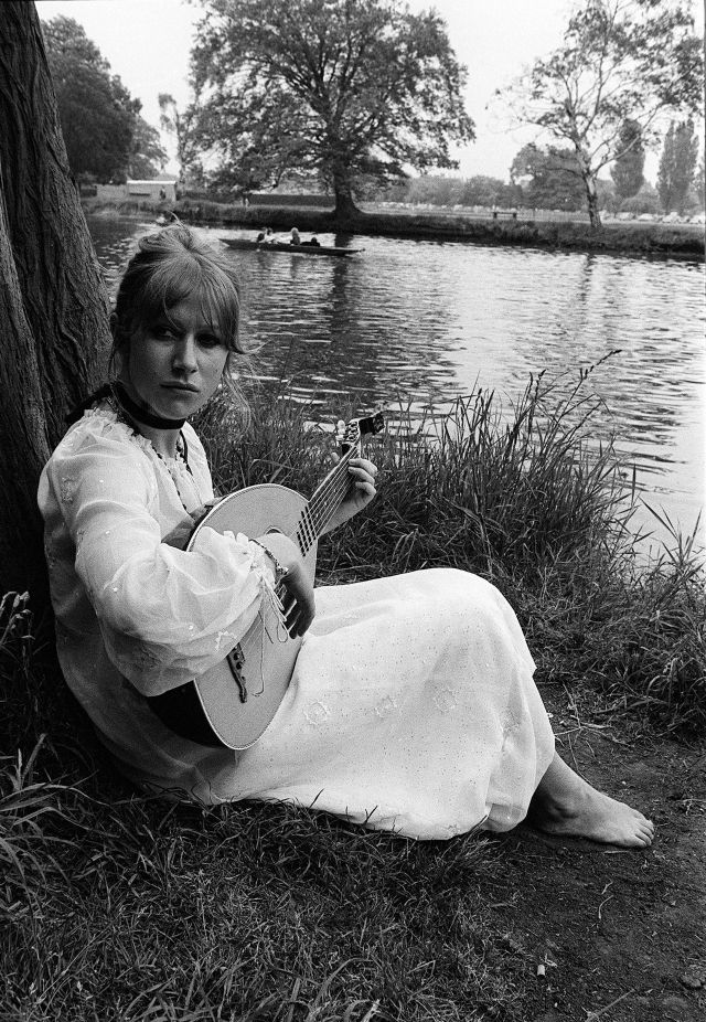 young helen mirren photos