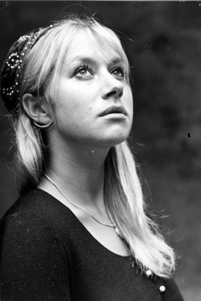 young helen mirren photos